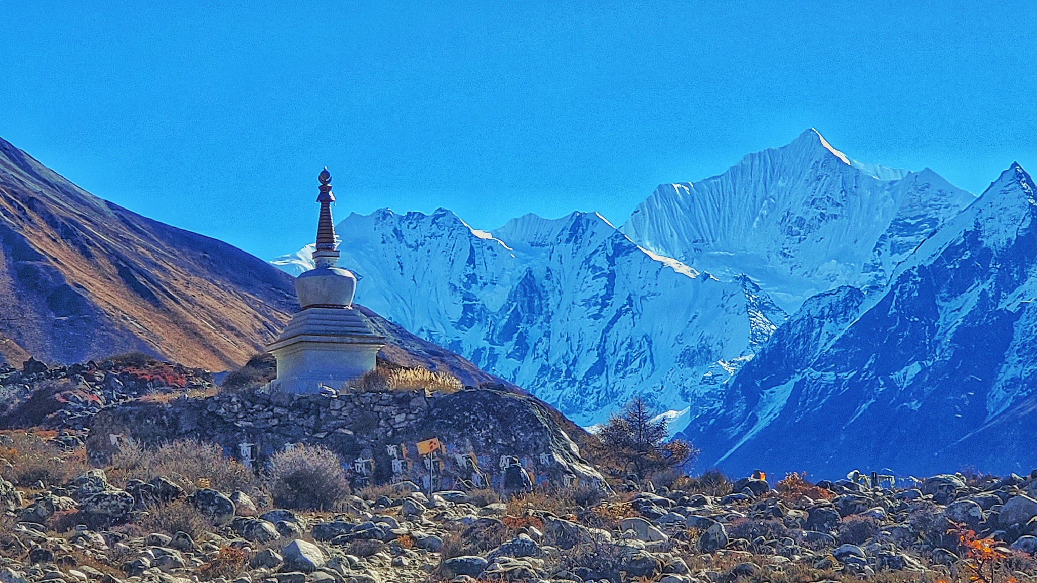 Langtang Gosaikund Trek 16 Days